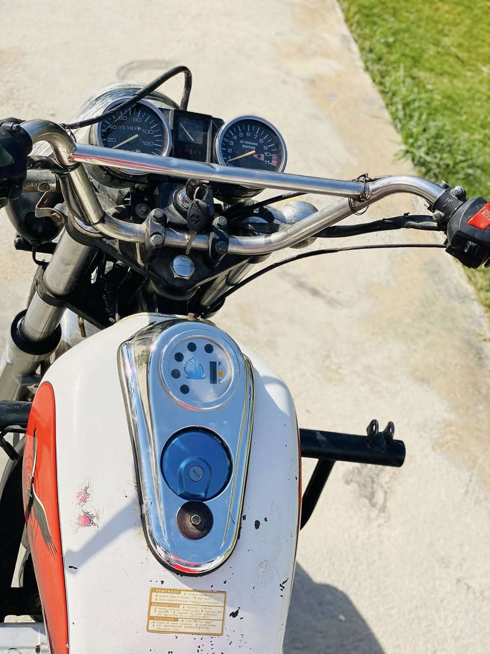 ستوتة ام الطير 2021 مكفولة عام و خير من الله كهرئيات كلهة شغالة أوراق كاملة تخم تايرات شاصي مكفول رگبة مكفولة مكفولة من اللحيم و الخياس محرك خير من الله للسعر و الاستفسار اتصل *********** العنوان دلي عباس قرية الوشاع
