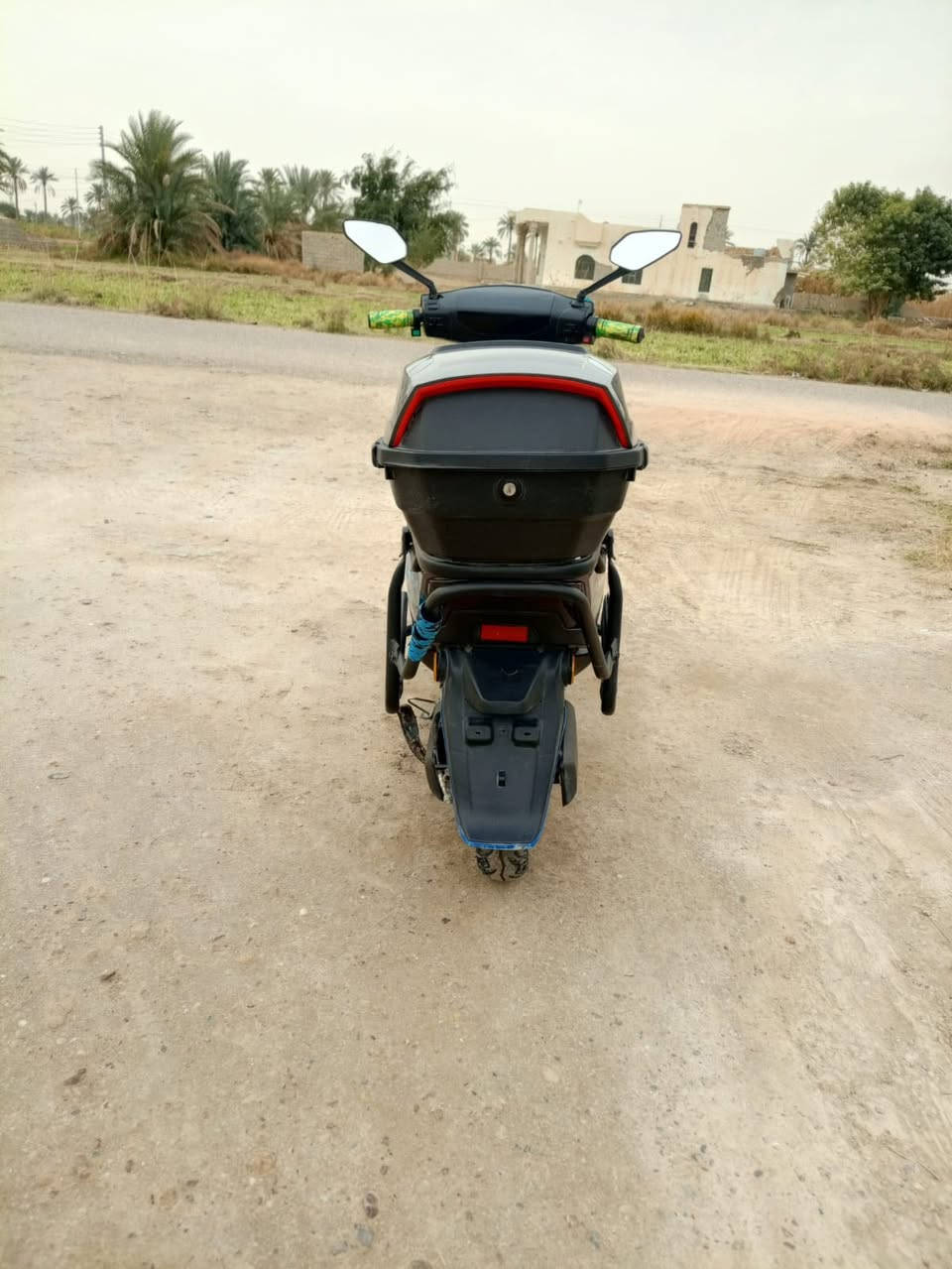 مرحبا دراجه شحن للبيع نوع كوريا نضيفه موديل 2024ما مبدل اي شي لايت زنون دبل إشاره 6 بطاريات شركة تشغيل بصمه .
السعر : 650 وبيها مجال 
العنوان . الرمادي شارع 40
التواصل .***********
تواصل واتساب .***********
