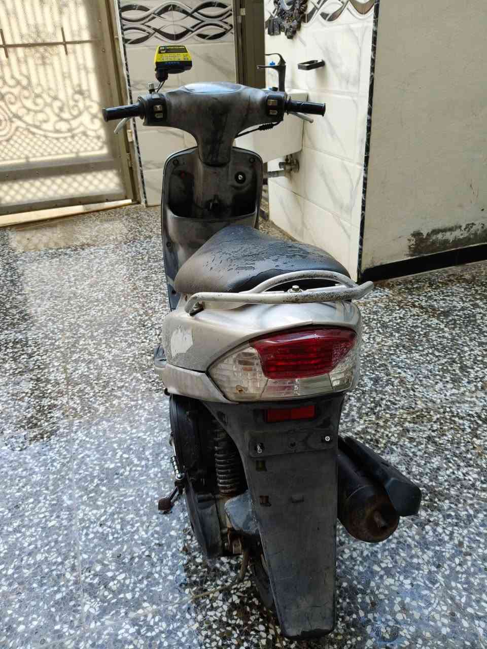 ماكس منغولي للبيع بغداد البلديات نهاية شارع المصرف السعر 500 الف وبيها مجال اتصال ***********
