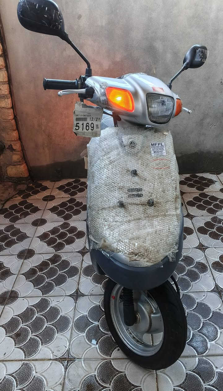 دراجه زعرة حاوية خطين قفل أكسل   دراجه علة وضع الشركة  موديل 2003.  دراجة جديده كلش. عداد حديث ابيض  دراجه برغي واحد مامفتوح بيه الدراجة كفالة. حتة من الشخط. مكاني ديوانية *********** السعر 850
