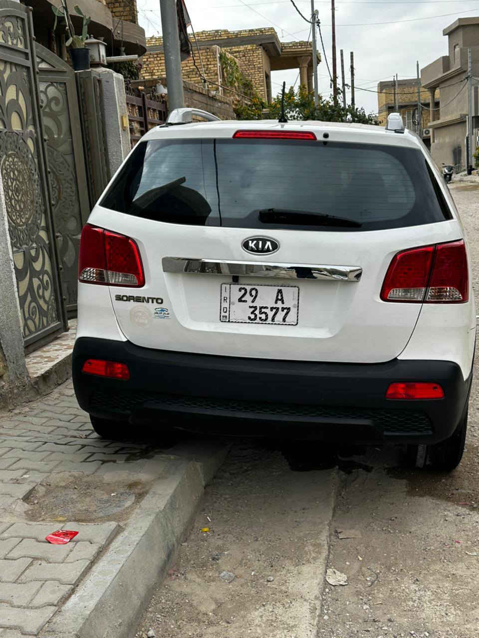 وارد خليجي موديل 2012 سيارة. ٧ راكب تبريد ٣ قطع. كير. مكينة جدد قبل شهرين. شادين كير. مكينة تخم. تاير  جديد. منظومة تبريد جديدة  سيارة حادثهة بس جاملغ امامي سونار مرفوق بصور. رقم واسط  دولي بسمي مكان سيارة كوت مركز مدينة سعر ١٤٣  وبيه مجال  شراي يتصل ***********
