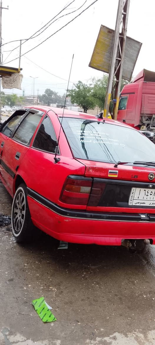 السلام عليكم سياره فكتوره للبيع حجم 16 مكينه وقير غير من الله صبغ ما بيه دوائر دوساتر 35 وبيها مجال شيء بسيط ***********
