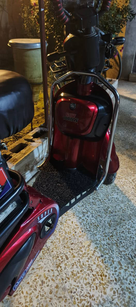 متاح بايسكل شحن
شغال كامل 
60V
ملف 1000
بطاريات وسط
165 الف
مكاني حدباء


**إذا كنت صاحب هذا الإعلان وتريد حذفه لأي سبب، رجاءا أرسل رسالة إلى الدعم الفني**