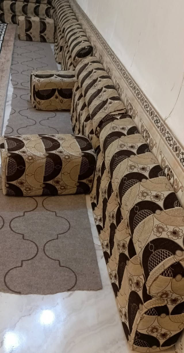 ديوان كويتي وجهين نظيف جدا مستخدم قليل للبيع يفرشن مساحه
٧ب٤ بدون دواشك مكاني الشطرة *********** واتساب مكاني الشطرة
