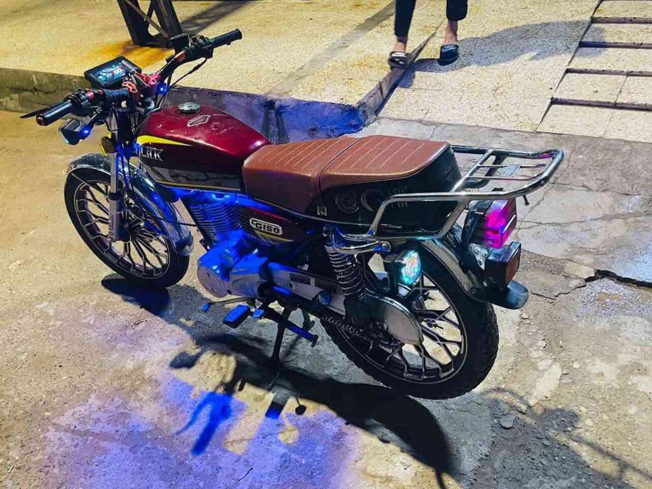 السلام عليكم دراجة للبيع موديل 2023 محرك 150 محرك شرط مامفتوح كلشي على وضع الشركة السعر 650وبي مجال***********واتساب
