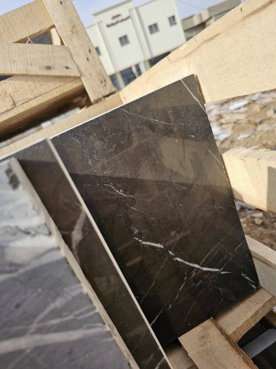 #السرحان_للديكور_والسيراميك 

وصول مرمر 30  سم 

  الوان .... اسود ... كريمي  

موصل ناحية القيارة الشارع العام قرب السيطرة الشمالية 

*********** سفيان 
*********** سرحان 
*********** امجد ابو صالح
*********** اسامة٩
