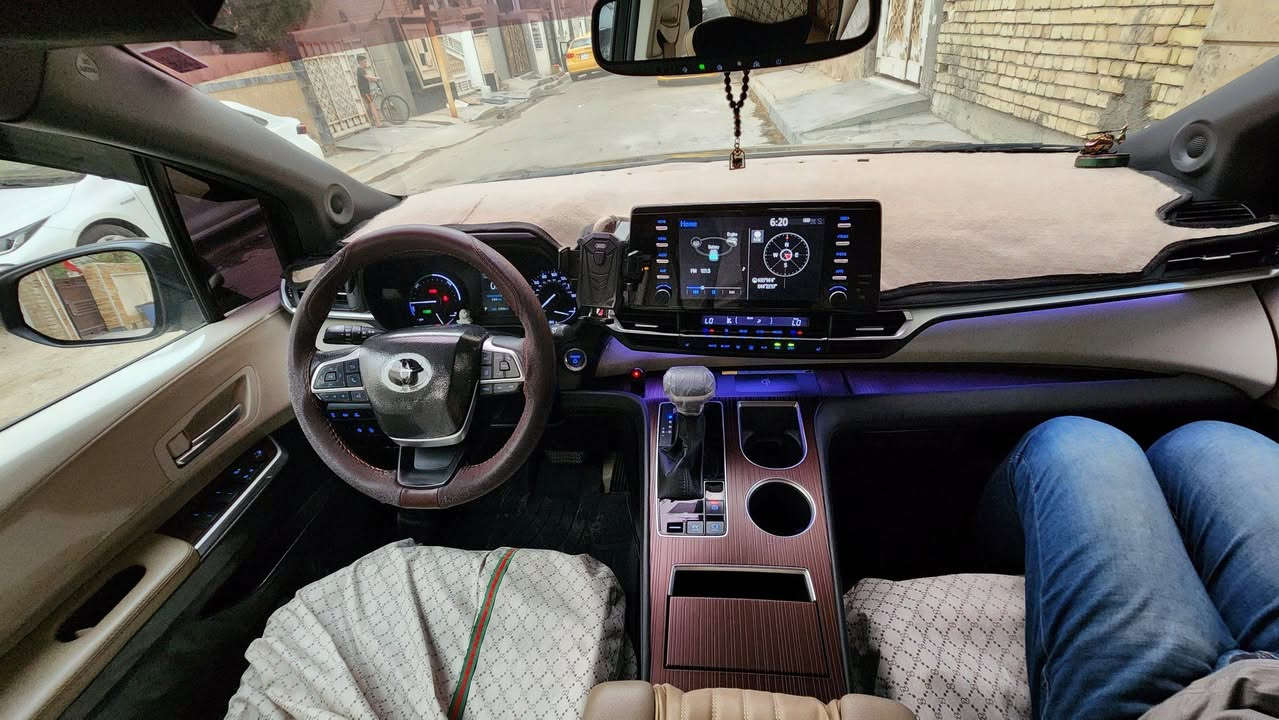 السلام عليكم 
سينا موديل 23 نسخة 
woodland edition XLE
سيارة فول مواصفات 
مكان السيارة بغداد 
للتواصل ***********
