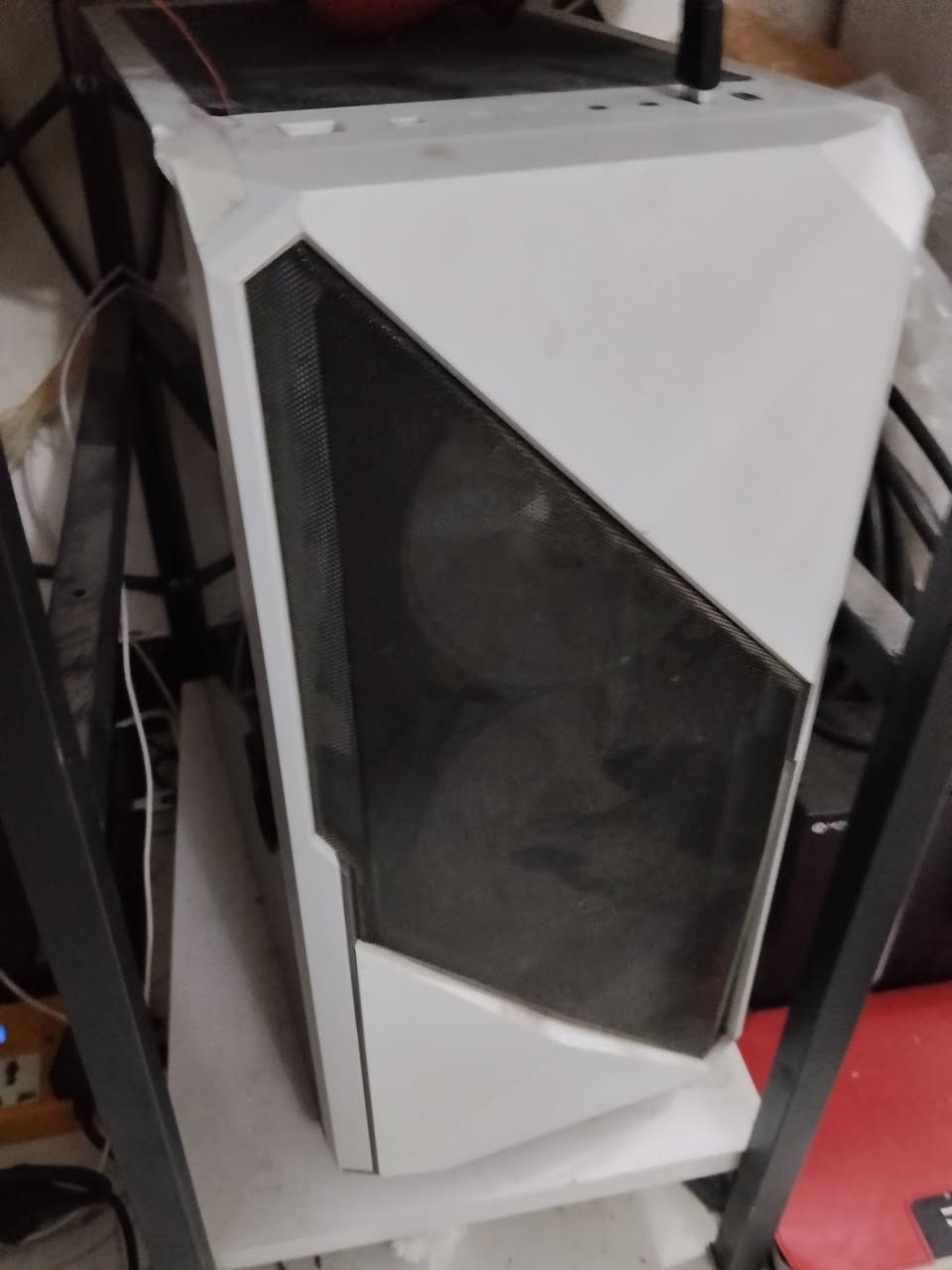 السلام عليكم *
بي سي گيمنگ للبيع مواصفات قوية وبسعر حلو
GPU : RTX3060 12GB gainward ghost
CPU : INTEL CORE I5 10400F
Motherboard : asrock b510 جيل 11
RAM : 16gb 3200mhz
case : galax 01 white 4 argb fans
cpu cooler : coolermaster
storage : 1tb hdd+2tb hdd+128 ssd
psu : thermaltek 750w
يو بي اس 3000 مع الضمان سنة السعر
شاشة Lg 32inch 
ماوس havit وكيبورد redragon dragonic
850 بي مجال حك الجية 
يرهم بس الكيس ب 750
  مكاني بغداد الدورة شارع 120
للتواصل متواجد واتس و اتصال ***********

