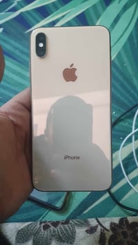 ايفون Xsmax للبيع  جهاز نضيف كلش بس مبدل شاشة وبطارية اصليات ذاكرة 256...