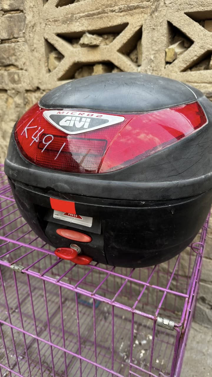 سلام عليكم متاح جنطه مال سبيسي اشتريت دراجه جديده وفتحت هذا الصندوك منهه السعر 25 اصليه يابانيه 

مكاني بغداد الحريه 
***********
