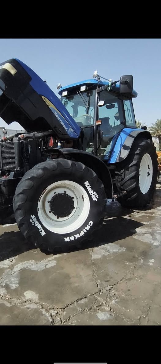 سلام عليكم  للبيع  نيهولند موديل 2006 مكفوله حجم 155/ ***********
