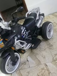 ماطور شحن للبيع السعر ١٥٠ توصل على الرقم 07768900813