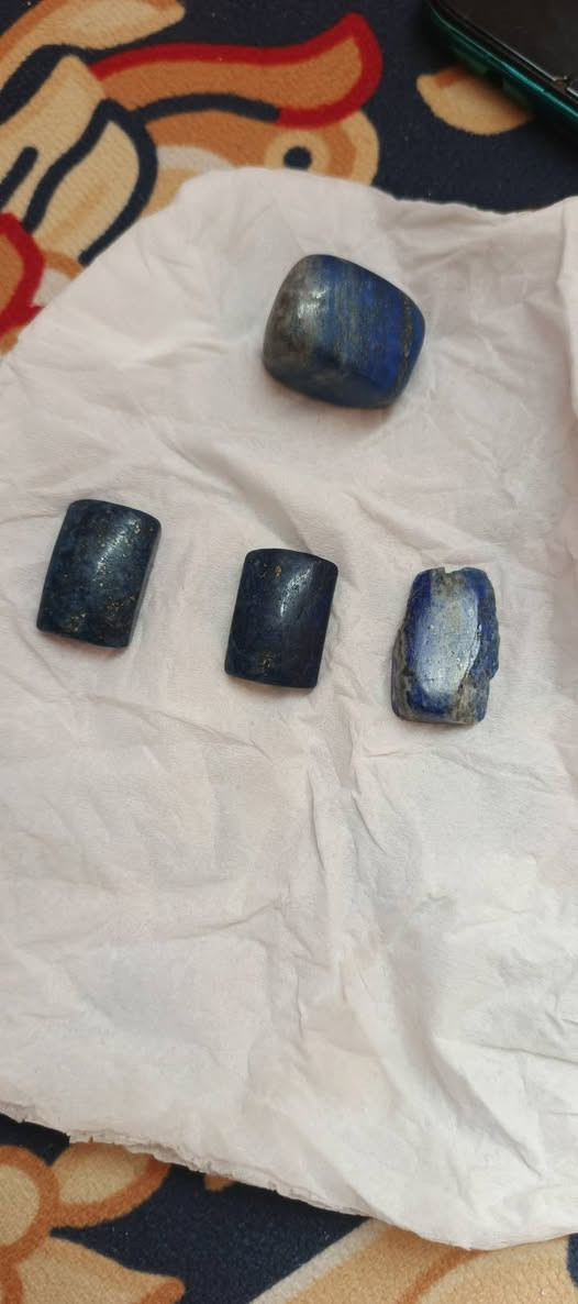 حجر الازورد 
للبيع 🦅


**إذا كنت صاحب هذا الإعلان وتريد حذفه لأي سبب، رجاءا أرسل رسالة إلى الدعم الفني**