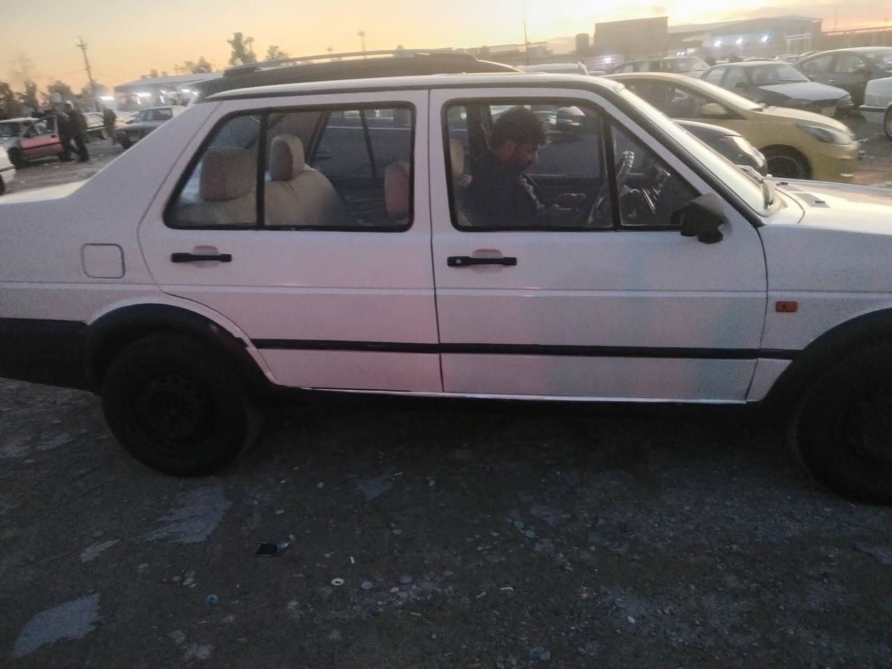 ا سلام عليكم  جيتا سنوية ساقطة صار ٦ أشهر محرك بدون صرف صدر زين كهربائيات كلة شغالة تايرات جديدة
 سيارة احلة من الصورة  ٢٨ ورقة وبية مجال الاتصال على هذا الأرقام *********** زين  *********** اسيا
