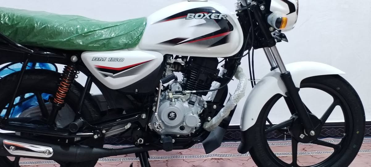 السلام عليكم دراجه بوكسر للبيع رقم وسنويه بصره موديل 23 مامستخدمه وماماشيه بعد زيرو كفاله عامه شرط التحويل السعر مليونين و 800 )  2800 ) مكاني بالزبير الشراي يتصل ***********
