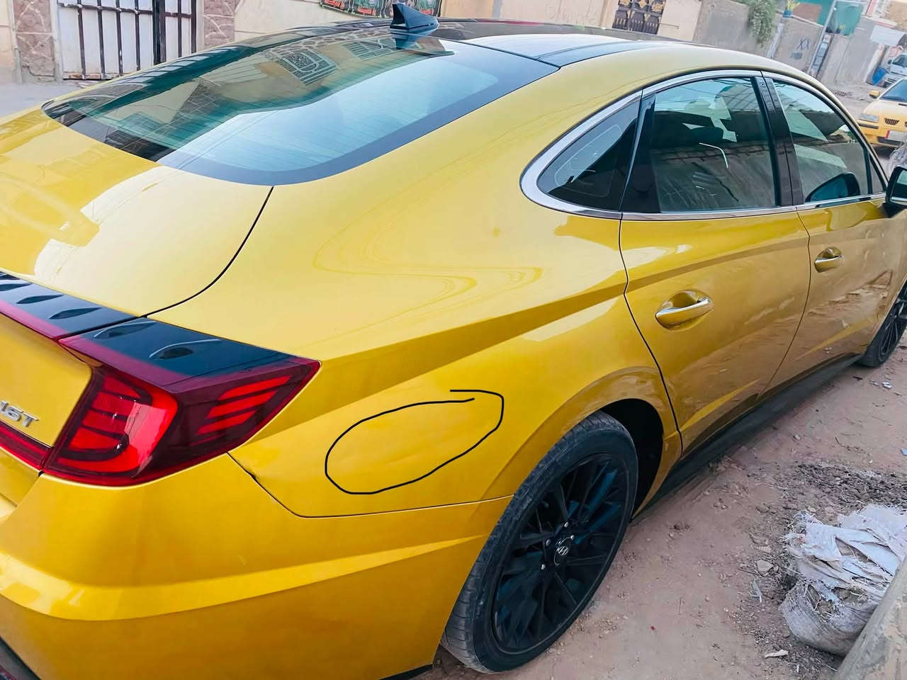 السلام عليكم 
سوناتا ٢٠٢٠ وارد أمريكي فقط البنيد .. اللون المميز الذهبي سقف اسود .. سيارة فول مواصفات ١/١ 
اللون ذهبي مميز 
تحكمات كامله بالستيرن 
٤ وضعيات قيادة 
السقف بانوراما 
كشنات جلد كهربائي 
اشاير بالمري 
التبريد قطعتين ثلج
الكير دكم كهربائي
تحكمات بالمري 
المكينه ١٦٠٠ تيربو 
السيارة بأسمي تحويل مباشر رقم سليمانية السعر ١٤٥ وبيها مجال مكان السيارة بالحلة المركز رقمي ***********
