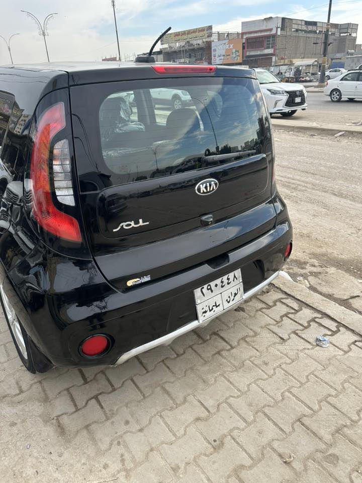 السلام كيا صول موديل 2017 امريكي حادثه فقط جاملغ امامي بدون ايرباك بدون دواخل  وبيه بعض الباردات سياره حلوه وجديد  احلا من الصور سونار موجود مع الصور محرك 2000 مكفول لا تنقيص ولا تبخير خير من الله حداديه امامي خلفي جديد تخم تاير جديد سياره جاهزه غرفتها اخت الزيرو رقم سليمانيه تحويل بأي وقت مكانها حله سعرها 108 وبيه مجال بسيط ***********
