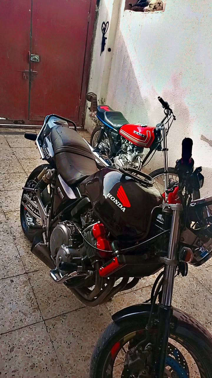 سلام عليكم دراجه سيبي فور جيل اول مكفوله اوراق منفيس عوزه دبلات الكداميه واكفه عوزهن تجفيت ماكان كربله بشارع طارق الخيكاني السعر مليون 1600رقمي ***********
