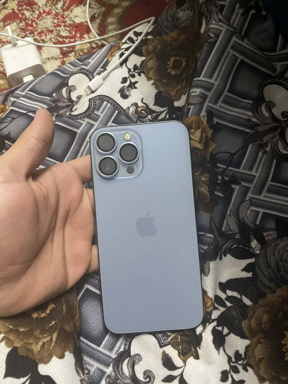 سلام عليكم 
13 برو ماكس 
ذاكره 265
بطايه 76
تك سيم 
نظافه 95٪
جهاز مافتوح 
سعر 675 بيه مجال للطيبين
***********وتساب فقط
