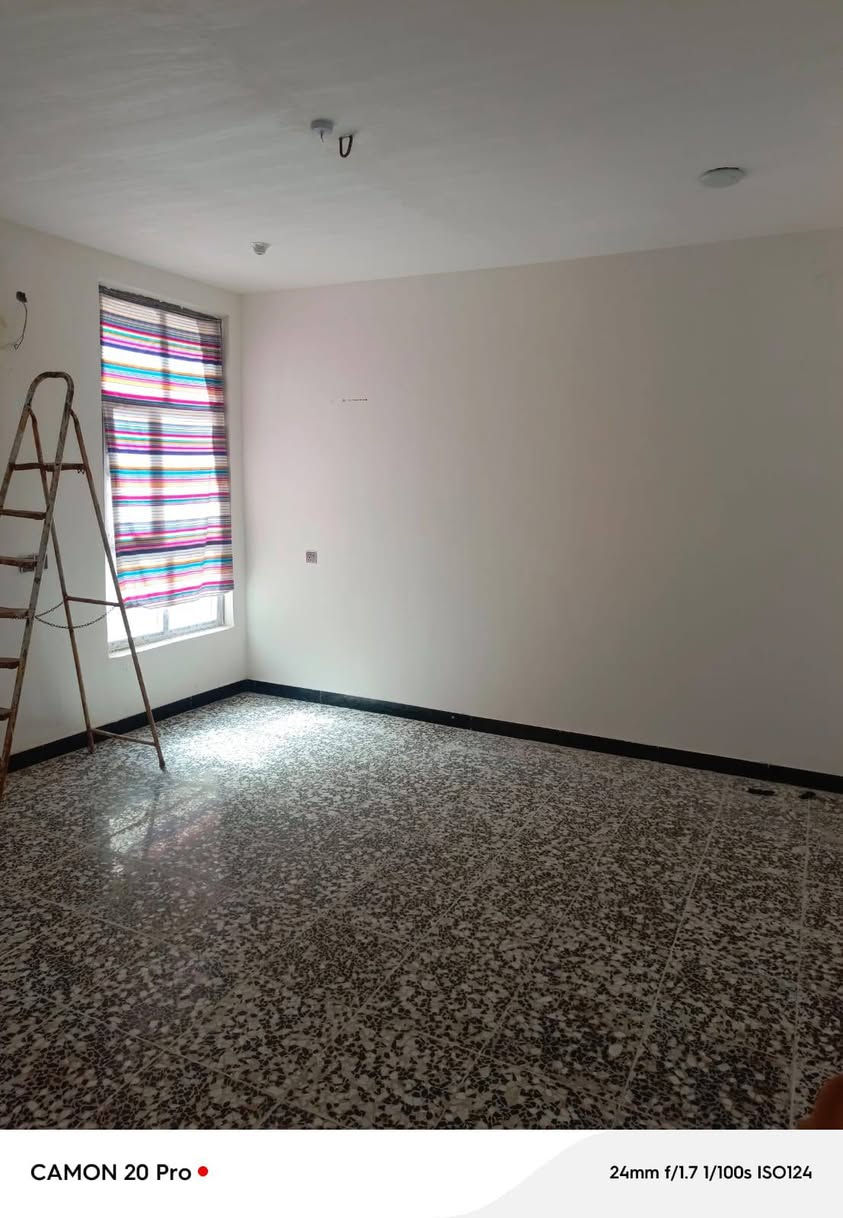 تحيه طيبه بيت مساحه 200 متر طابق ثاني بناء حديث للأيجار يقع في الزهراء خلف عماره القزويني قريب على تقاطع ابو علي الكهربائي يتكون من صحيات حمام غربي شرقي مطبخ حار و بارد وصاله واستقبال وغرفه 

للايجار الاستفسار الاتصال على الرقم 
***********
