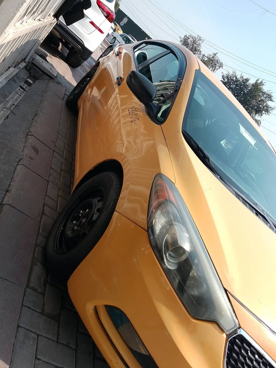 السلام عليكم 
فورتي موديل 16 سياره رقم بغداد نكليزي سنويا جديد 
تحويل مباشر.  سياره بلادي نص فول. منظومه غاز بيه 
سونار موجود بل منشور كير محرك تبريد مكينه كفاله عامه بلادي. دوخل نظيفه سياره حلو معنا الكمله بل عافيه ياخذها 
سعار سياره 107بي مجال شي بسيط 
محرك 2000
دوش
العنوان بغداد الحبيبيه نتصل تدلل 
***********
