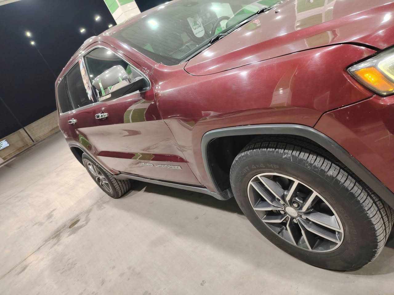 سلام عليكم سيارة للبيع جيب موديل 17 وارد أمريكي داخله اكلين حادث بل عراق فقط جاملغ وبنيد بدون دواخل السياره فول مواصفات واحد على واحد محرك 6 سرندر السيارة جاهزه من كلشي كبل للشارع مال جناي رقم واسط مشروع وطني سنوية مجدده لل 28 السعر 200$ وبي مجال الشراي مكان سيارة كوت مركز مدينة الاستفسار الاتصال على الرقم ***********
