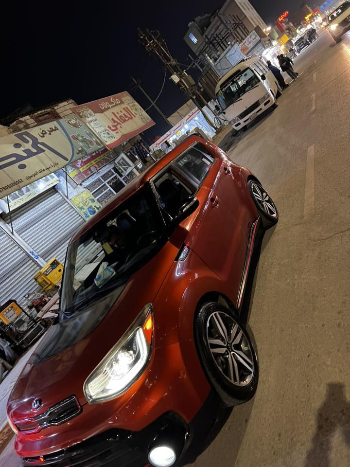 السلام عليكم كيا صول 2018 فول مواصفات للاخير عدا البانوراما   • ماشية 55 فقط
• المحرك: تيربو * اقتصادي جدًا باستهلاك البنزين
• فول مواصفات تشمل: *
• تشغيل بصمة و وترحيب عند الاقتراب
•اشاير بلمري وشفط وتحكم مراية كهرباء
•تخم تاير جديد مع صدر جديد
• حساسات جانبية بلمري
• شاشة وسطية لمس كبيرة مع نظام صوتي عالي الجودة.٨ سماعات مع اضائه بلادي
• كاميرا خلفية مع حساسات أمامية وخلفية.
• ستيرنغ كونترول وتحكم كامل بالمقود.
• كراسي جلد فخم مع تعديل وتحكم كهربائي بلكرسي
, كشنات تدفئه
"ستيرن تدفئه
• إنارة LED أمامية وخلفية مع نهارية.
. (Cruise Control) نظام تثبيت سرعة •
• تبريد امامي فول برودة
• نظام أمان حديث (ABS - Airbags - مانع انزلاق).
.(Smart Entry) دخول ذكي بدون مفتاح •
• درايف مود ٣ انظمه سياقة العادي والاقتصادي والرياضي وبعد بيها هواي شغلات سياره حيل نضيفه وجديدة كلش  رقم بغداد باسمي المكان بغداد الكاضميه السعر 130وبيها مجال الرقم ***********
