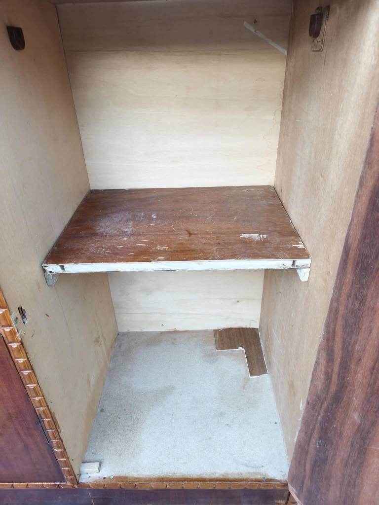 بوفيه مترتين ونص اخت الجديده كل نقص مابيه 

‏‪0783 230 5445‬‏ ديوانية, القادسية
