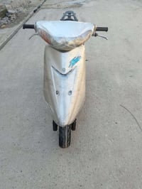 دراجه عصفوريه سرعه 60 تشتغل سلف وهندر مكينه ناعمه شلعه ومعدل كهربائيات...