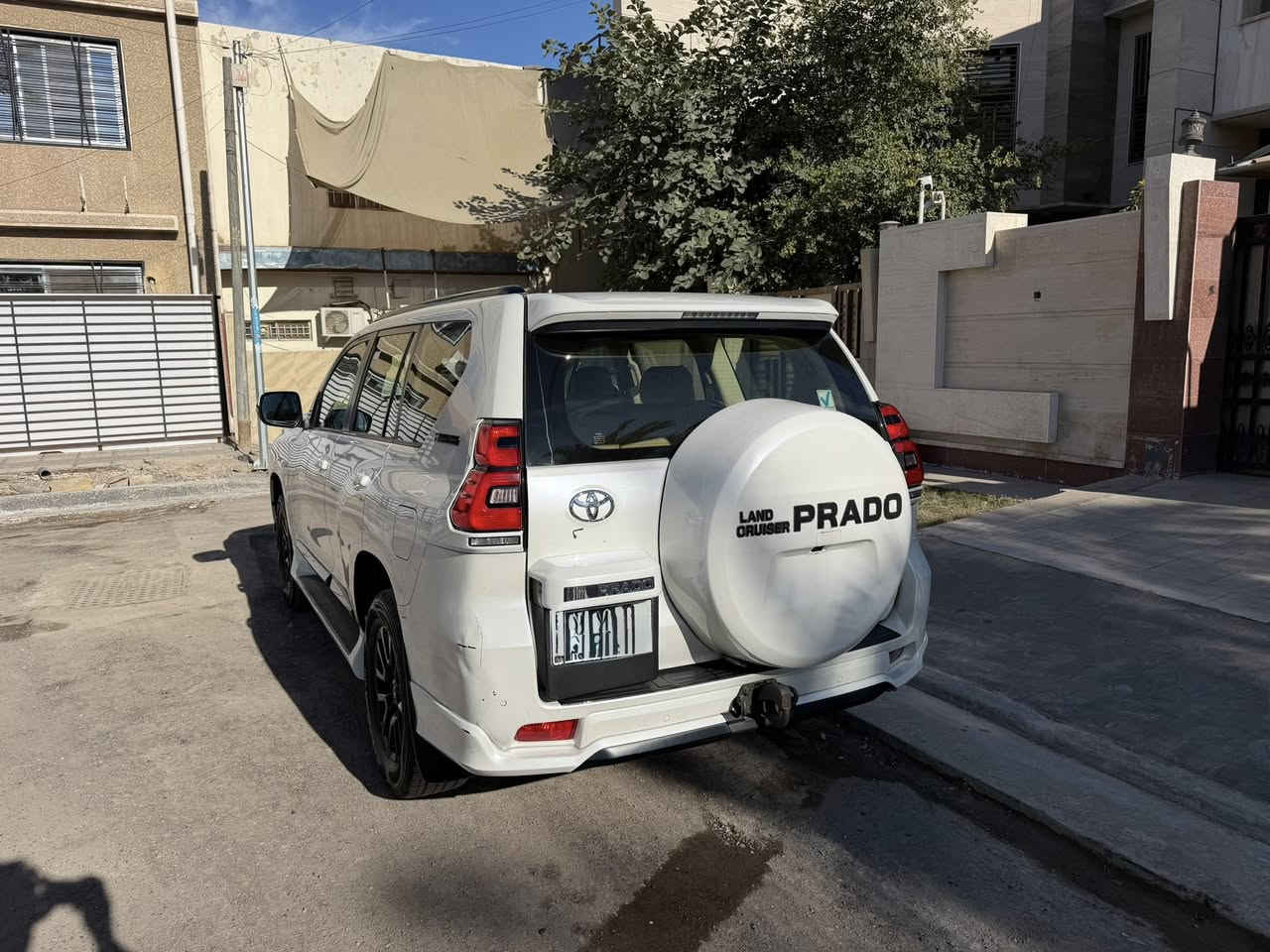 تويوتا برادو :: مد نايت رقم بغداد
موديل 2021 ••• TXS ••• SAS
_ماشية 47 الف كيلو 
_مكفولة كفاله عامه ماعدا شخط بالباب مصورة فيديو شيروحلة تصليح اني اخسرة ما مصلح باقي نفسة 
_كشنات كهرباء
_حجم المحرك V6
_مفتاح التشغيل بصمة
_فتحة سقف سلايد روف
ABS_
_فور ويل
_شاشة اصلي
_كامرا دوارة
_حساسات خلفية
_لايت زينون + LED
_كشافات زينون
LED بك لايت_
_حجم الاطارات 19
_مثبت سرعة
_المودات والاوامر الصوتية
_حركة المقاعد الامامية كهرباء
_نظام تبريد للمقاعد الامامية
_مقاعد عدد 7
_مقاعد جلد
_تبريد شاشة
_ثلاث قطع تبريد
_ثلاجة
_شاشة لتحكم التبريد الخلفي
_نظام نزول منحدرات
_نظام مانع تزحلق
_نظام حساس اطارات
SPORT_
_اشاير بالمري والمري قابله للطي
USB مخرج_
Bluetooth_
_مخرج منفذ الطاقة
_حاملات اكواب
_هوك خلفي
مكان السيارة بغداد شارع فلسطين 
للاستفسار الاتصال بالرقم ***********
