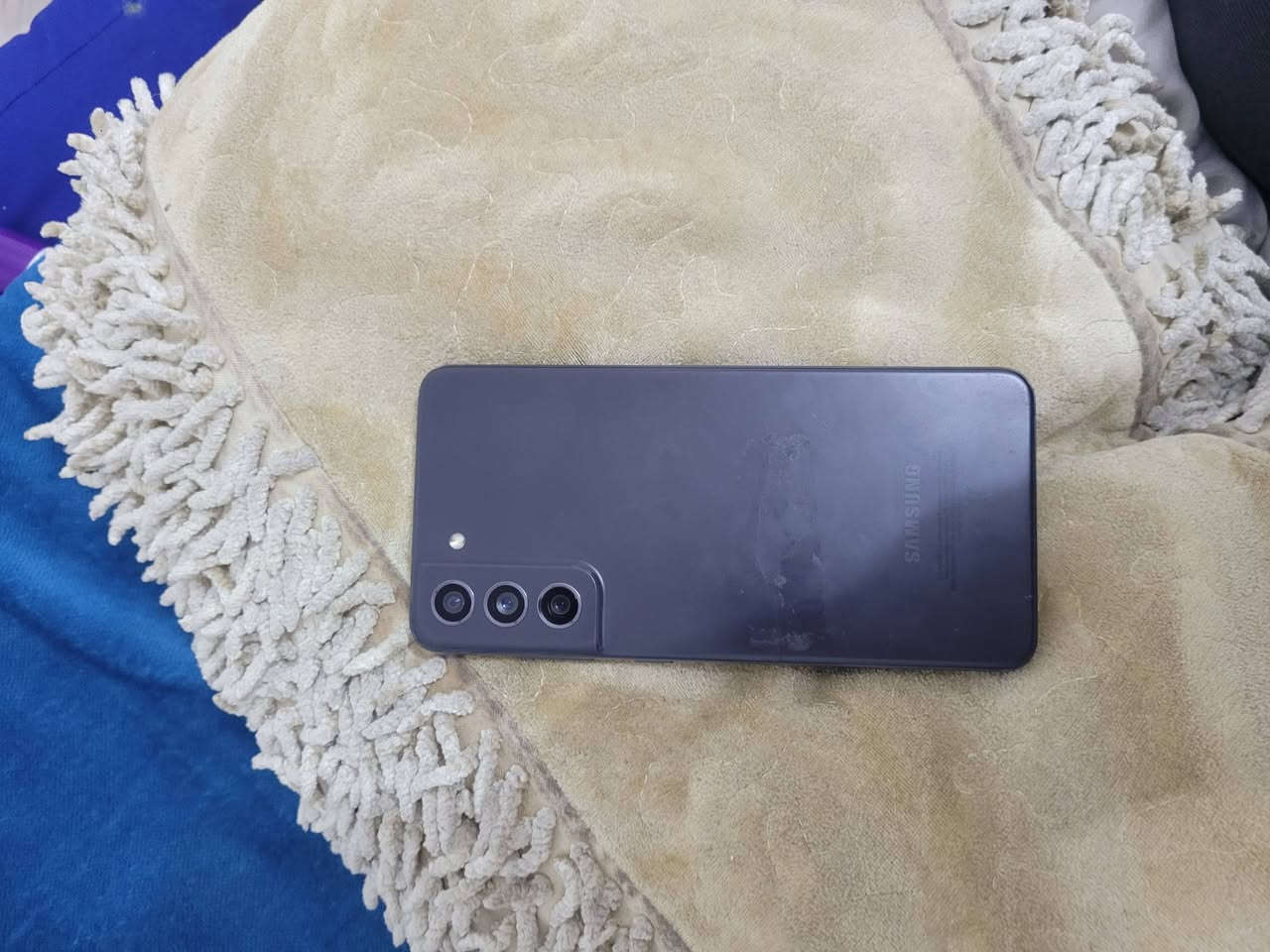 السلام عليكم اجهزه للمراوس ثنينهن بجهاز واحد
نوت 20 5G أمريكي 
ذاكره 128 + رام 8  
جهاز يخبل لمسه كامرته 
.
.
. اس 21 FE 5G
ذاكره 256 رام 8 
مكفول من كلشي مراوس شعدك اعرض 
للاستفسار ***********
