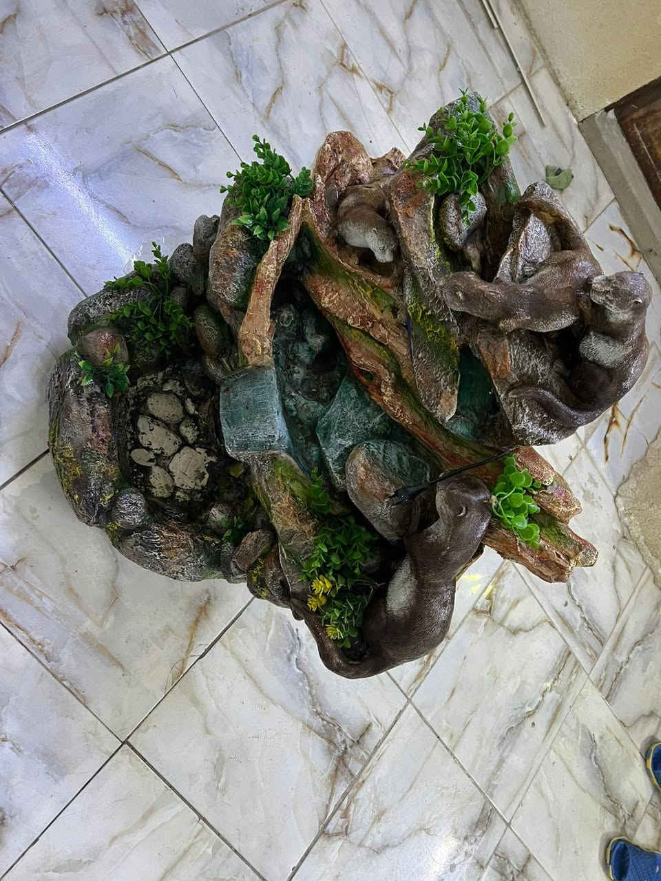 للبيع نافوره مثل ما موضح بالصور السعر 100
ارتفاعه 100سم وعرض 80سم للإستفسار الاتصال على الرقم ***********
