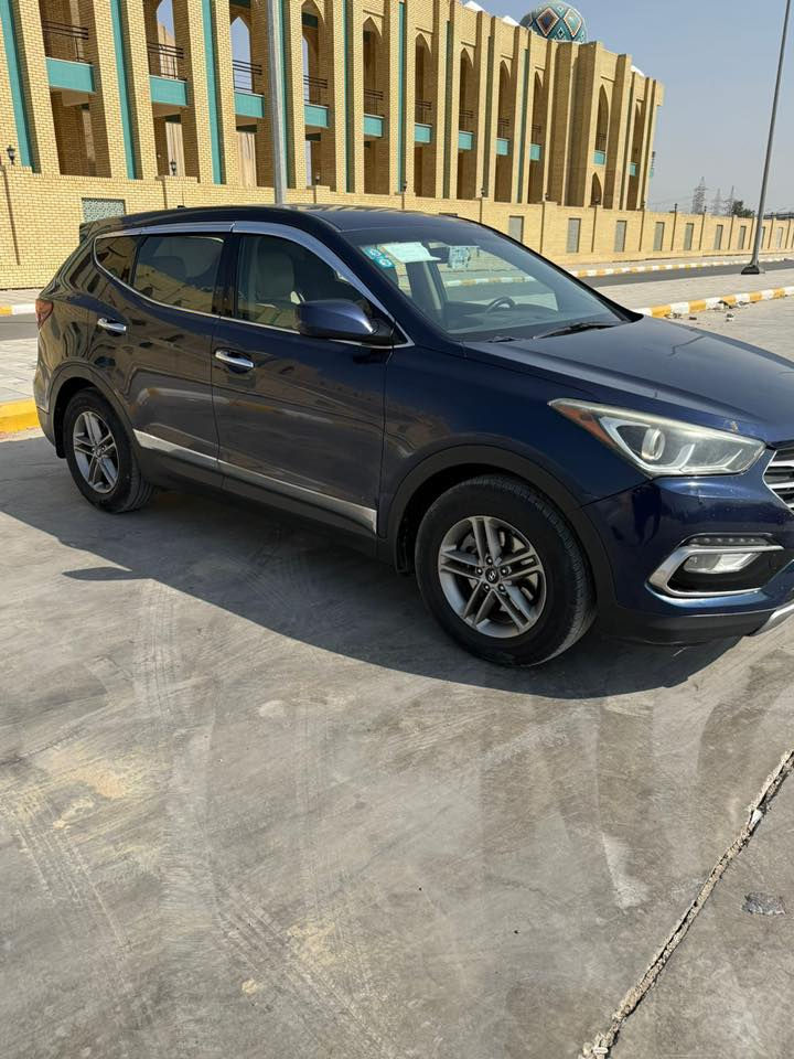 سنتافي 2017 لون حبري وارد امريكي 
محرك السيارة 4 سلندر 2400 sport
حادث السيارة خفيف بدون ايرباك بيها صبغ البنيد واسفل حافة قبغ الجنطة فقط 
5 راكب قطعتين تبريد منفصل 
3 وضعيات قياده 
شاشه كشف اعطال ومثبت سرعه
كشافات لد وبلوجكترات بلاد
رقم بغداد تحويل مباشر  السيارة حيل نظيفه 
عنوان السيارة الكوت مركز المدينة

***********
