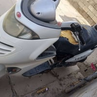 دراجه للبيع كوم حديد السعر 100 وبيها مجال. هذا رقمي. 07831987457