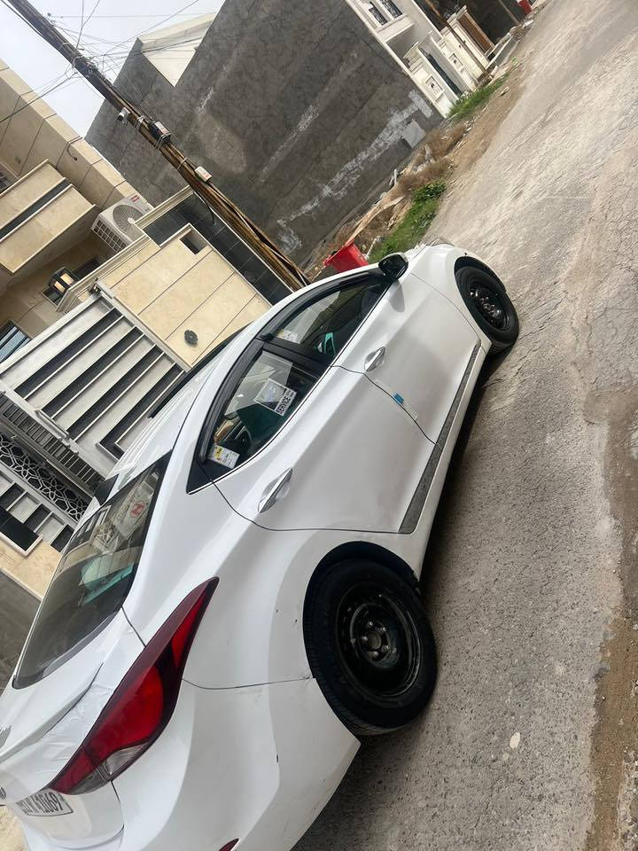 سلام عليكم
النترا موديل 2014 شكل ال15 خليجي فول مواصفات مكفوله كفاله عامه ما عدا بارد بصيط بلجاملغ الامامي وتكشير خفيف مثل ما موضح بلصوره كير مكينه مكفولات صدر كهربائيات كله مكفول غرفة دوشمه جديده ولون مميز السياره احلى من الصور سنويه باسمي تحويل ثاني يوم السعر 115 وبيها مجال 
مكاني بغداد سيديه ***********
