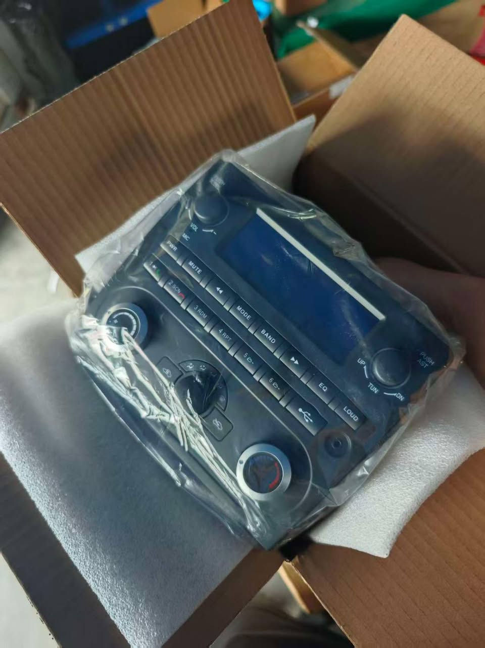 سلام عليكم شباب بك لايت فتون عاليه c2  ومسجل مع تحكمات تبريد أيضا أصلي أصلي شركه استيراد خاص بيدي من صين المسجل ٢٠٠ 
بكل لايتك ٧٥


**إذا كنت صاحب هذا الإعلان وتريد حذفه لأي سبب، رجاءا أرسل رسالة إلى الدعم الفني**