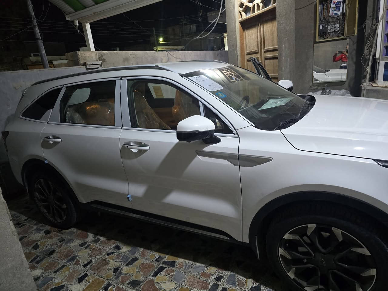 السلام عليكم سورنتو 25 خليجي
ام ظمان 5 سنوات  تبديلات دهن من شركه مجاناً 
فول موصفات 
بصمه 
4 كامرات 
تحكم بل بصمه تقديم وتئخير 
7 راكب 
داتشو 
ويل 20 
كشنات جلد
جنطه كهرباء 
كراسي كهرباء 
شفتات استيرن 
ماشيه 7  الف بعدها زيرو 
سعر 337 

‭***********
