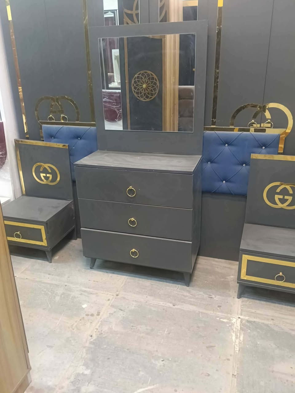 غرفة نوم مستعملة🇹🇷
 نضافة 95 ٪💯فول نضافه
عدد القطع /5
نضام /ابؤاب💢
سعرها/450/475💸
شد ونقل داخل بغداد مجاني🚛
يوجود توصيل محافضات 🚛


**إذا كنت صاحب هذا الإعلان وتريد حذفه لأي سبب، رجاءا أرسل رسالة إلى الدعم الفني**