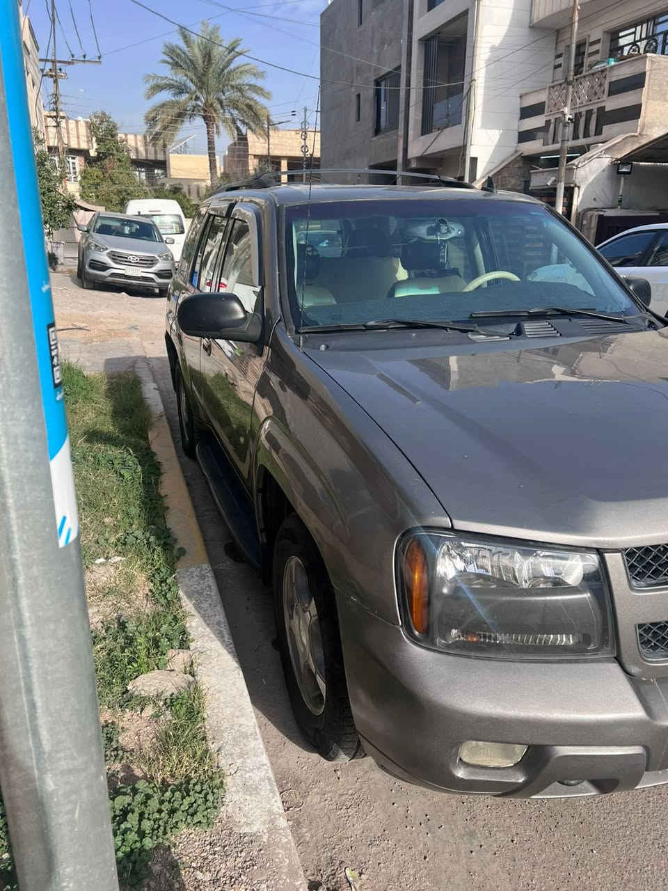 سلام عليكم 
اخوان بلايزر مديل 2007 
السياره فول مواصفات شاشه فتحه جلد 
وعليها دوشمه جديده والسياره هوايه مصروف عليه 
رقم بغداد انكليزي الجديد 
هزه وسنويه جديده كير ومكينه وحداديه كله بشرط 
ولله قبل اسبوع مبدل طابوكه جديده 
وسعره مناسب لان محتاج فلوس
سياره حلوه وبلعافيه ع الياخدها ب93 وبيه مجال للطيبين ***********
