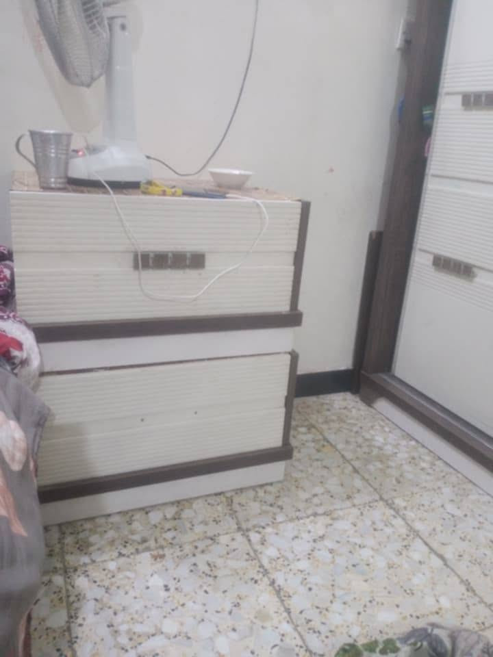 ***********
شراي يراسلني واتساب 
غرفه تركي ٥ قطع سعر ٢٠٠ الف عنوان بغداد زعفرانيه
