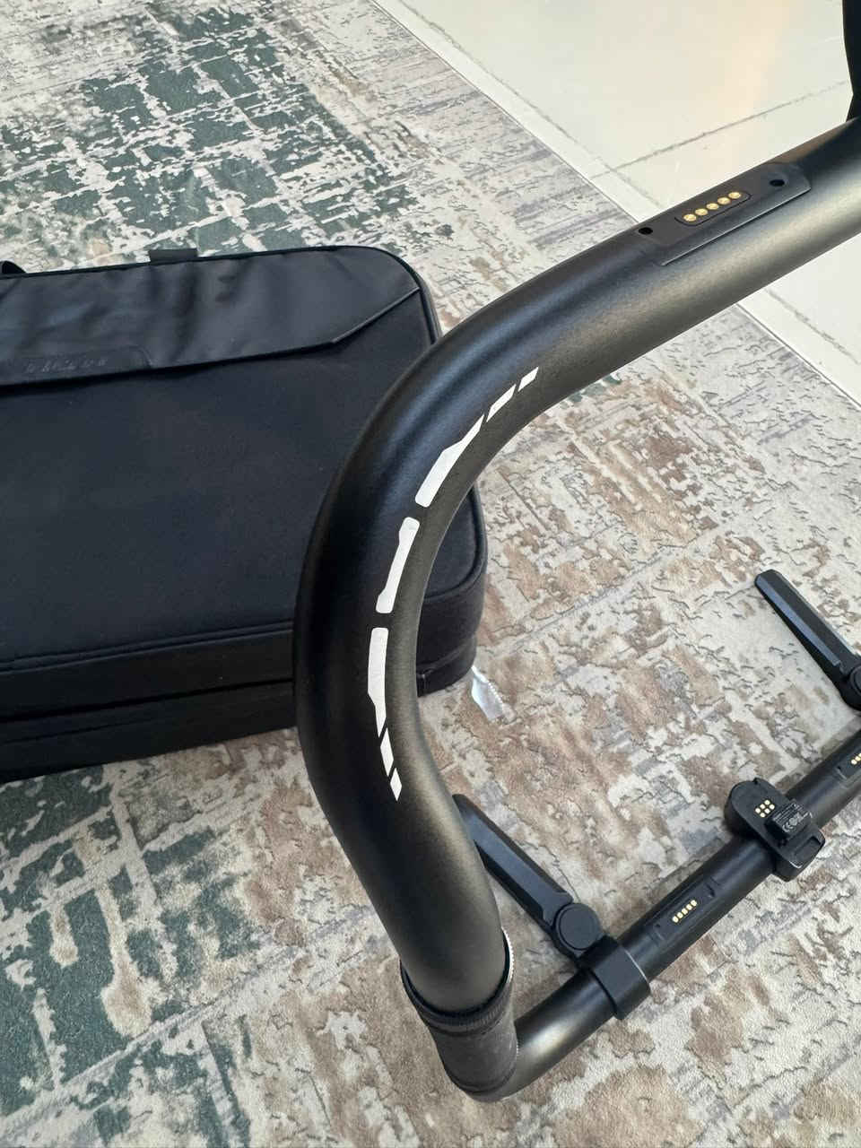 للبيع 
 Tilta  Ring Grip plus 
For Dji ronin control kit 

الحالة ممتازة مستخدم تقريباً 5 مرات كلش نظيف 
هو والحقيبة مالته اي شخط مبي 
اخذته من الافراح الجديد سعرة 600 الف تقريباً
اني عارضه هذا ب 500 الف 
واتساب 
*********** 
الثبات الي ينطي ويه الرونين كلش جيد
