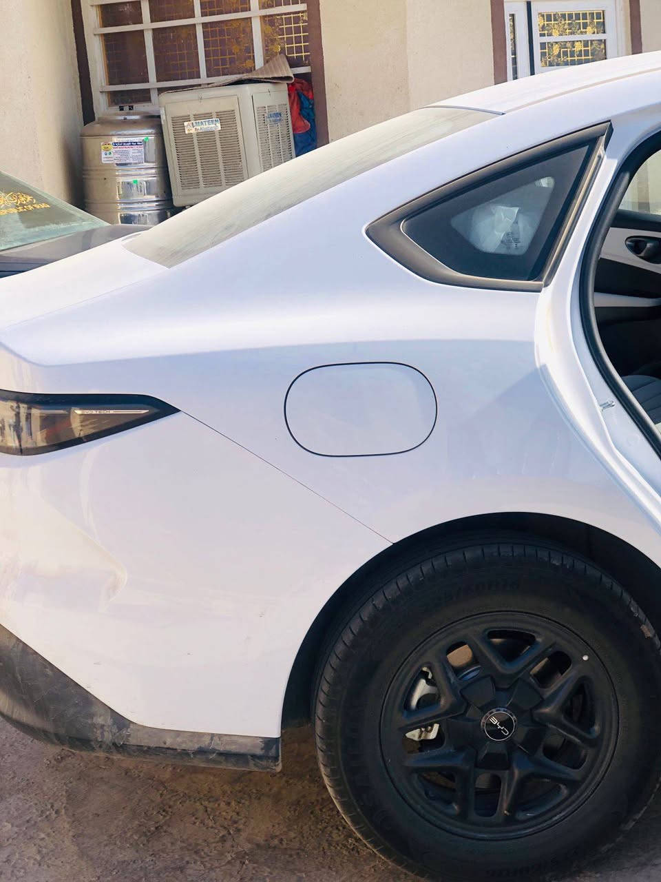 بي وادي  سيل 05 2025  زيرو بجم تيسلا

بلكن هايبرد  ثلاث انظمه هايبرد + بانزين  شحن ذاتي + شحن خارجي تمشيك2200  كيلو سعه خزان الوقود 65 لتر 

عداد  كليومتر /٨٠٠٠ 

شاحنه اصليه وكارت اصلي 

💥محرك يعمل لشحن البطاريه1500 هجين ثلاث انظمه شحن ذاتي + هايبرد + شحن خارجي 

💥داخل جلد ابيض لونين  بطاين بوب جلد ابيض واسود 

💥دركة دي جلد

💥بكلايت لد خليه دخاني لون 

💥بصمه +كارت 

💥هاندر بريك بصمه اوتو هولد 

💥كيجات شاشه 

💥شاشه كبيره تبريد شاشه 

💥لايت ليد لايت اوتو  + لد صباحي 

💥اشاير مري

💥تبريد قطعتين 

💥ويل كب اسود بلادي حجم 16 

💥ايرباك عدد 10
السعر ١٩ و٩٠٠ وبيها مجال بسيط 
رقم الهاتف *********** 
مكلف بنشر رقم ☝ صاحب السياره
