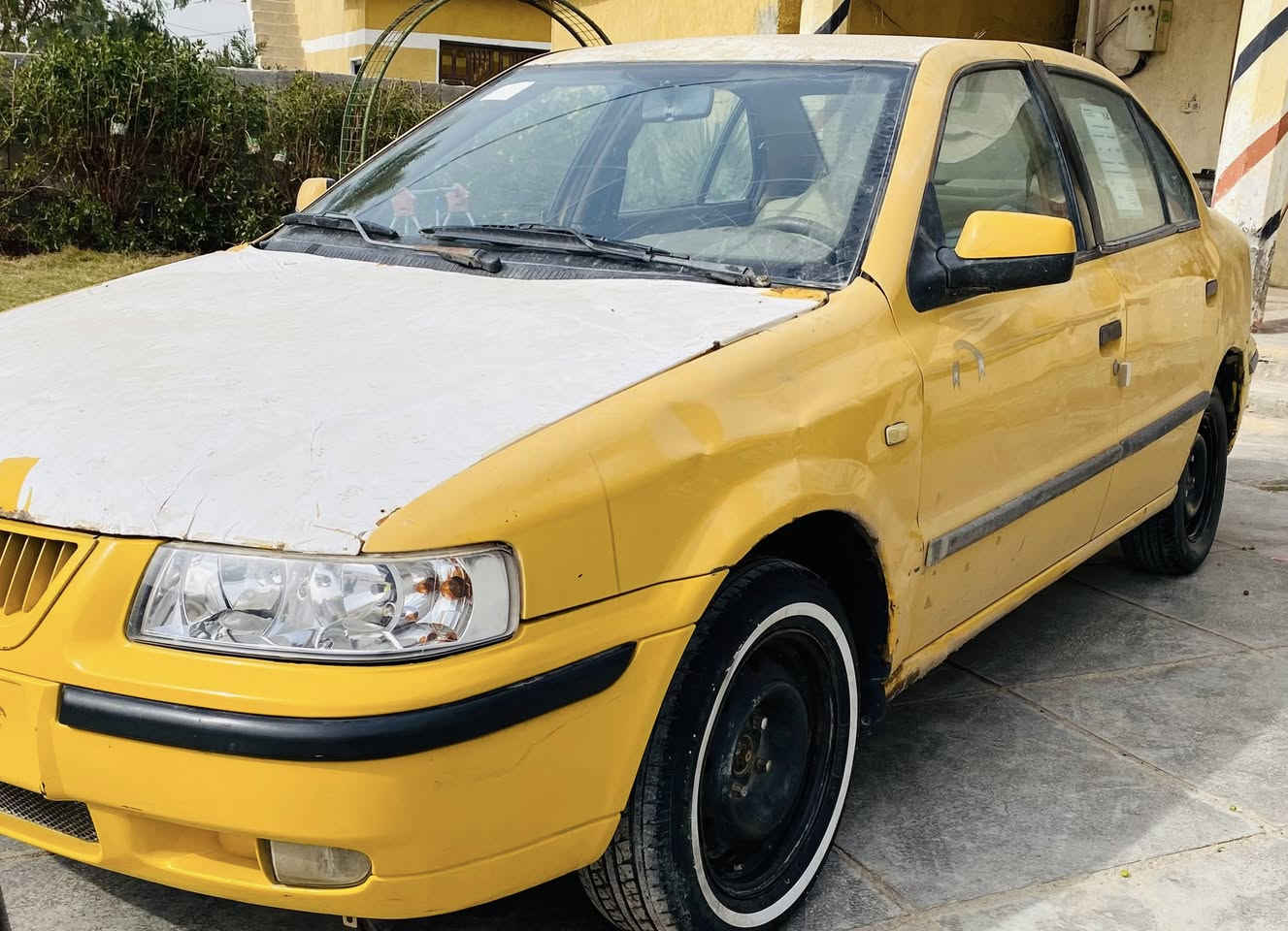 للبيع سمند موديل 2011 رقم بغداد الماني تحويل مباشر كير ومحرك خير من الله السياره جاهزه سنويه مجدده مصفره هيئه وغرامه بدون ضرر ولاتبديل الكشر شوفت العين السعر 25 وبيه مجال مكاني بغداد رقم ***********غير متواجد خاص .
