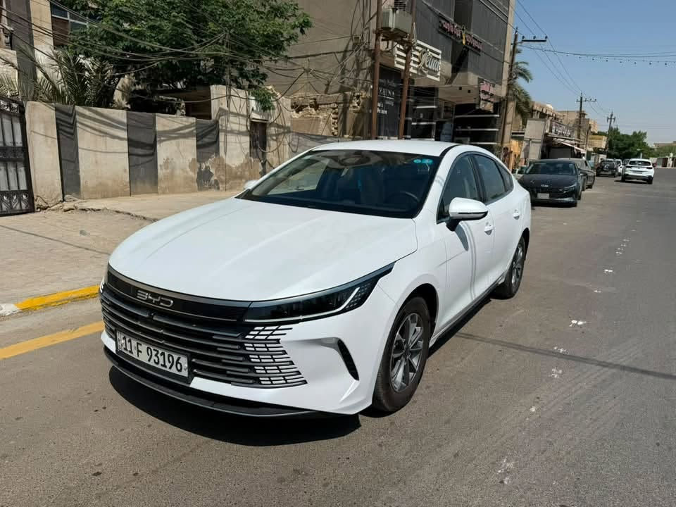 *للبيع*
سيارة BYD دستروي موديل 2025 ) – استعمال خفيف جداً

* شاشة قلاب

* تشغيل بصمة + كارت

* ماشيه:

    * 7,000 كم على الشحن

    * 11,500 كم على البنزين

* شاحنة أضافية مع الشاحن الأصلي نوع E-arth (جديدة وغير مستخدمة)

* السيارة نظيفة جداً

🔹 ملاحظة:

بيها رصعة خفيفة من الجانب الأيسر، 

وكما موضحة بالصور

📍 الموقع: بغداد

🚘 رقم السيارة: بغداد

🚦 تحويل ثاني يوم

💰 السعر: 19.600

رقم ***********
