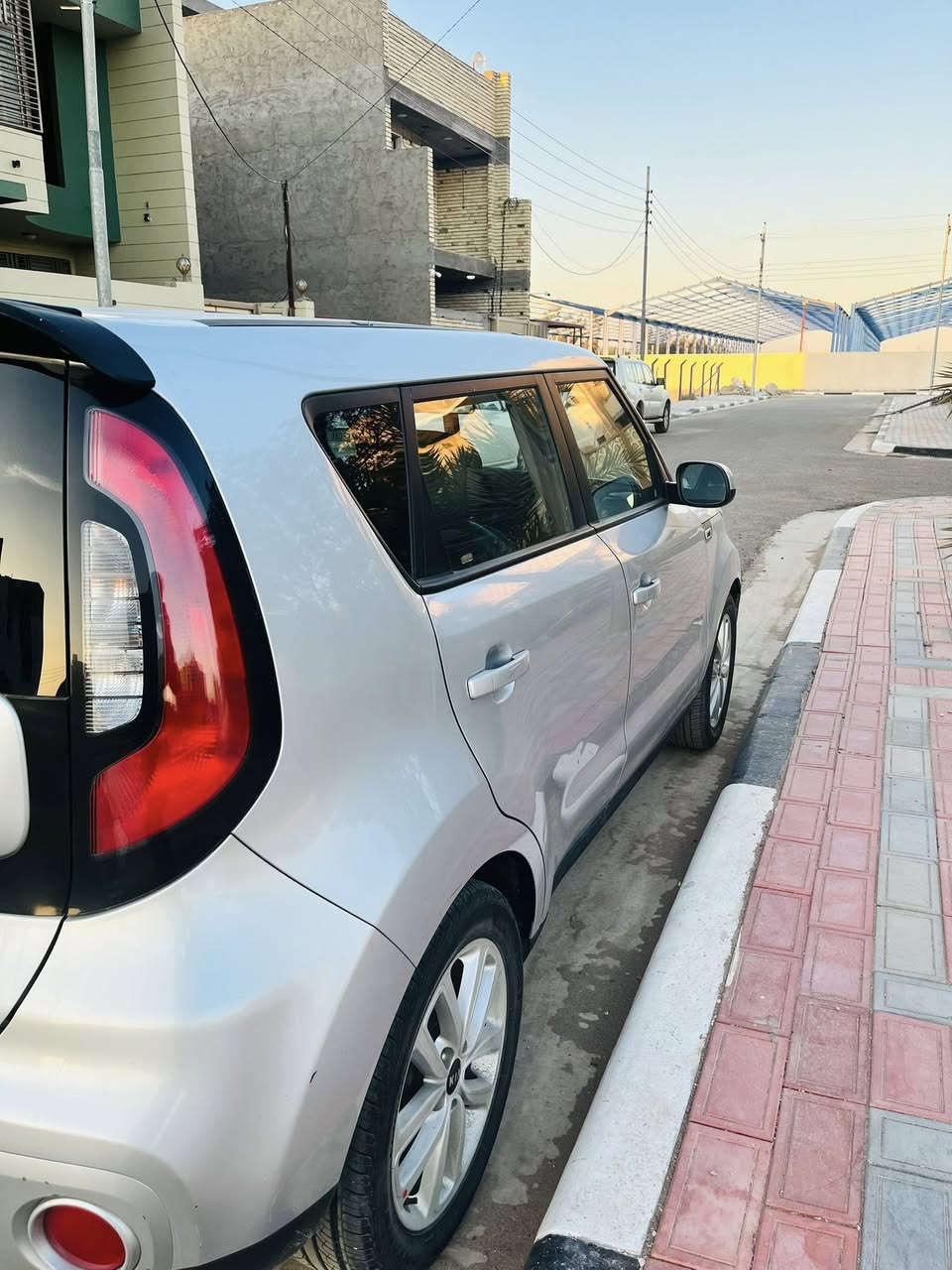 سلام عليكم  اخوان سيارة صول موديل 2017 تحكم ستيرن
ضربتها جاملخ امامي ومبدل وكاله سيارة كلش  نضيفة وحلوه مالت موضف مامتعبها 
محرك GDi 2000
سياره احلى من الصوره بهواي 
ترايك وين ميعجبك 
السعر 115وبيها مجال 
***********
