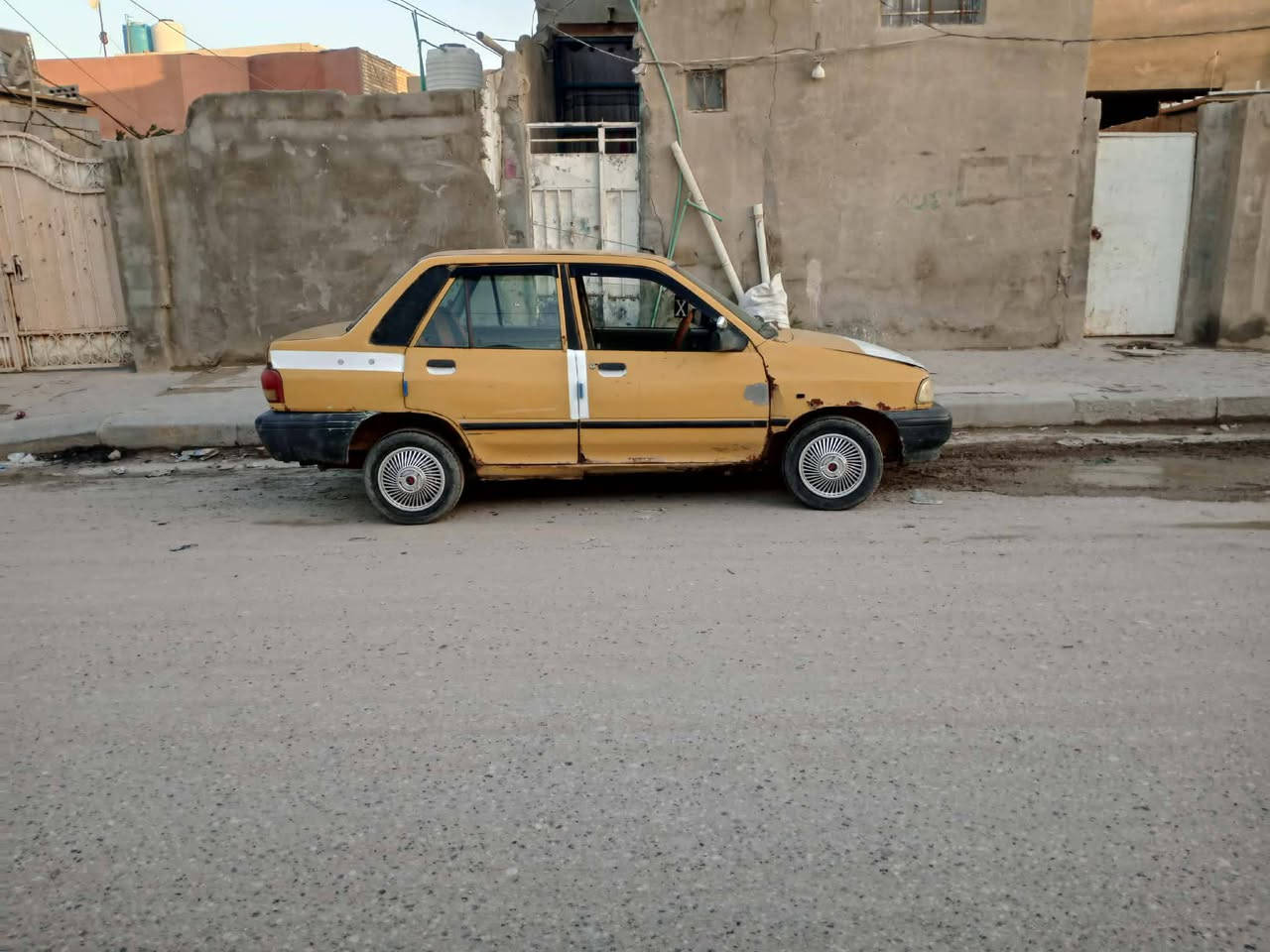 السلام عليكم للبيع سايبه موديل 2009 رقم بصره الماني مكينه وكير جدد تخم تاير جديد كهربائيات كله شغاله سياره جاهزه السعر 8اورق وبيه مجال الشراي العنوان كربلاء الاتصال على الرقم الموجود ***********
