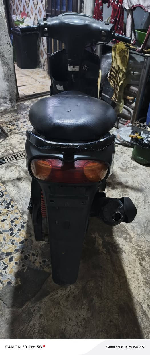 السلام عليكم شلونكم شباب ان شاء الله بخير شباب عندي ماكس قشمه للبيع السرعه 120 السعر 400 وبيها مجال شيء قليل بوكاني.بوكاني منطقه الشعب في حيور متواجد على الواتساب.***********
