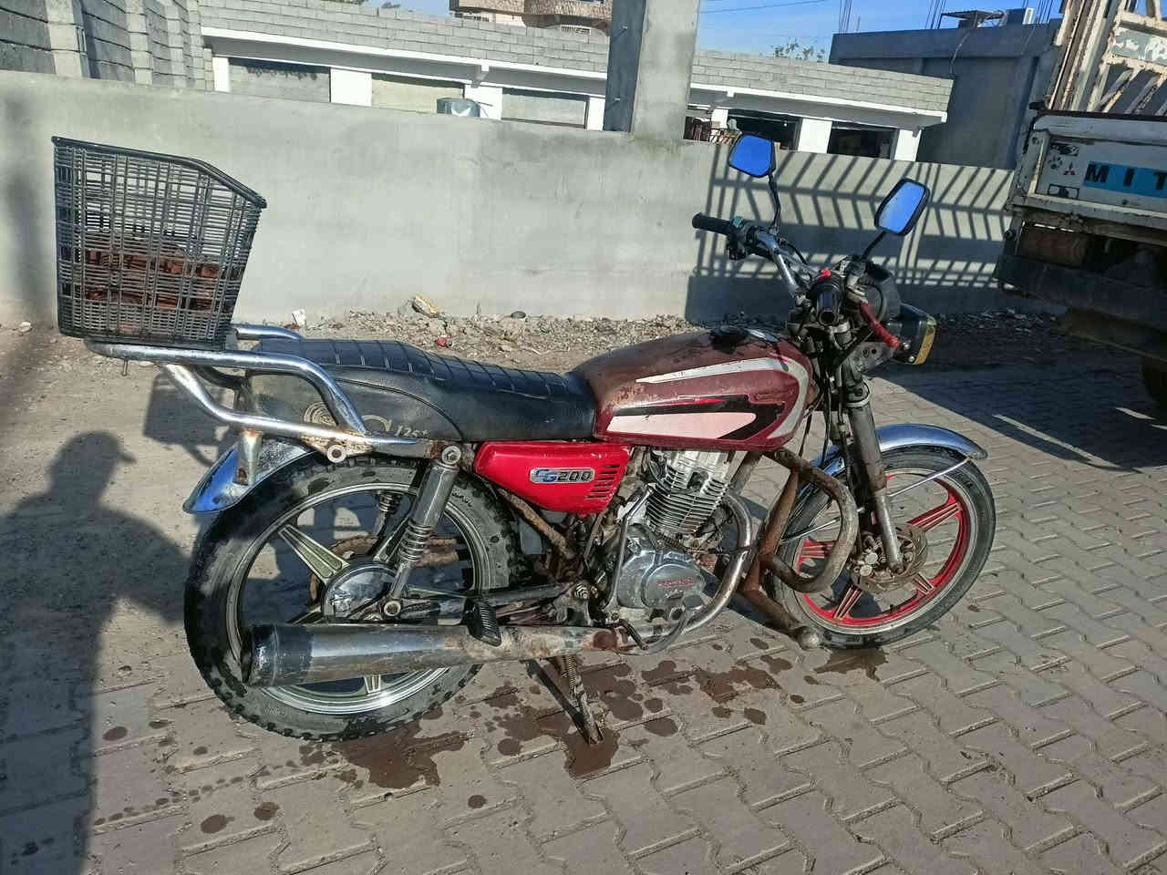 السلام عليكم موطور للبيع جني كله 
جاهز كلو شغال ما بي نقص خلاص نكره سلف كهريايات تواير جدد محرك معمر دبلات شغاله السعر 300وبي مجال مكاني الزاب الشراي يتصل عل رقم ويتدلل***********
