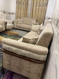 مودرن • ١٠ مقاعد • نضيف」「مستعمل قليل」「مفرش」「٦ كوشات」「كربلاء