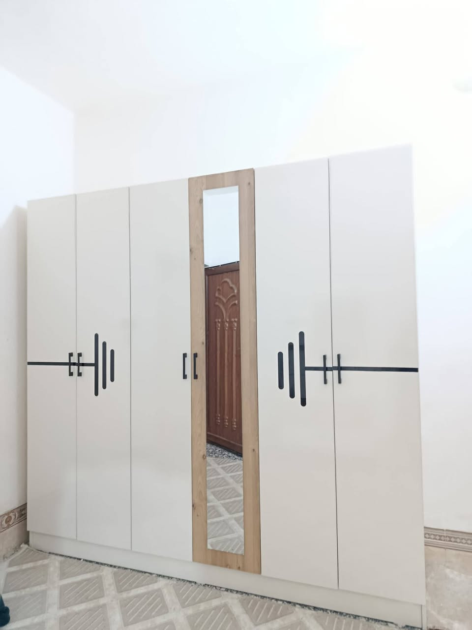 للبيع اغراض بيت مستعمل نضييف 
 غرفة نوم تركية جديدة ودوشك ٦ طبقات + سنك + طباخ وقنينة +غسالة حوضين 
 التواصل واتس ***********
